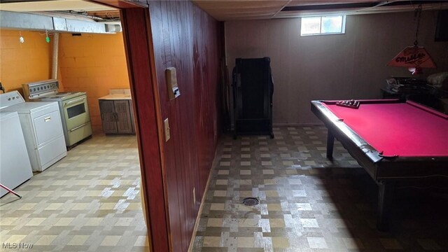 2941 Regal Dr NW, Warren, OH 44485 - recreation room featuring independent washer and dryer, billiards, wooden walls, and light floors