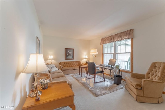 6951 Bunbury Ln, Concord, OH 44077 - living room featuring a desk