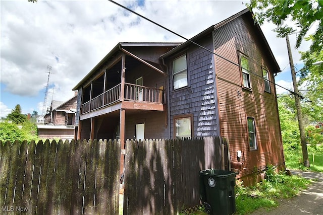 1033 Monnot Pl NW, Canton, OH 44703 - view of property exterior featuring a balcony