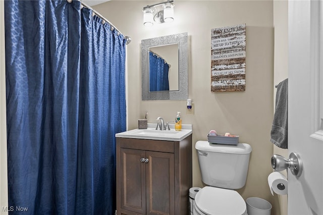 6270 Springwood Rd, Parma Heights, OH 44130 - full bath featuring toilet, vanity, and curtained shower