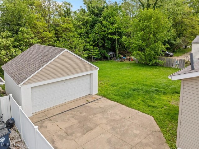 703 Annapolis Ave, Akron, OH 44310 - view of yard featuring a detached garage