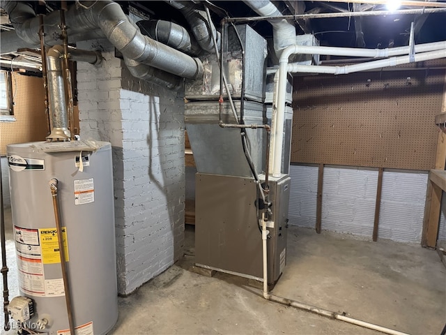 324 The Brooklands, Akron, OH 44305 - utility room with water heater