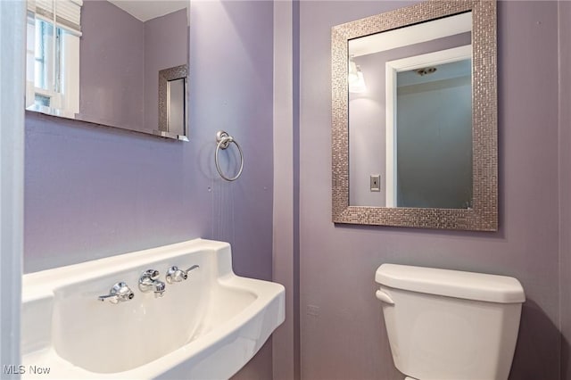 4092 Charlton Rd, South Euclid, OH 44121 - half bath featuring a sink and toilet