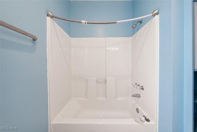 3399 E 65th St, Cleveland, OH 44127 - bathroom featuring shower / bathtub combination