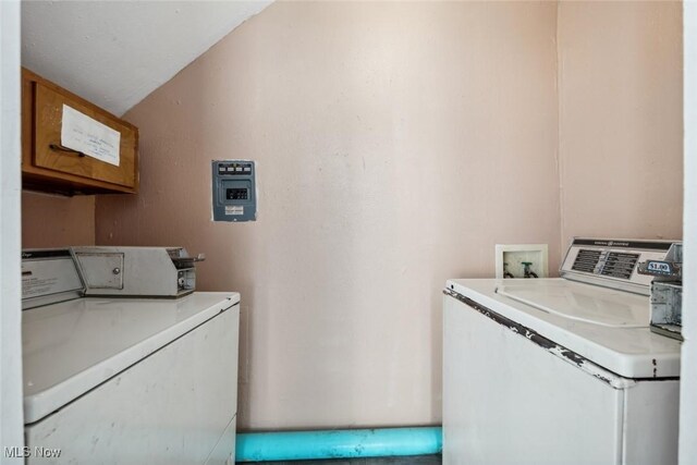 3399 E 65th St, Cleveland, OH 44127 - washroom with washing machine and dryer