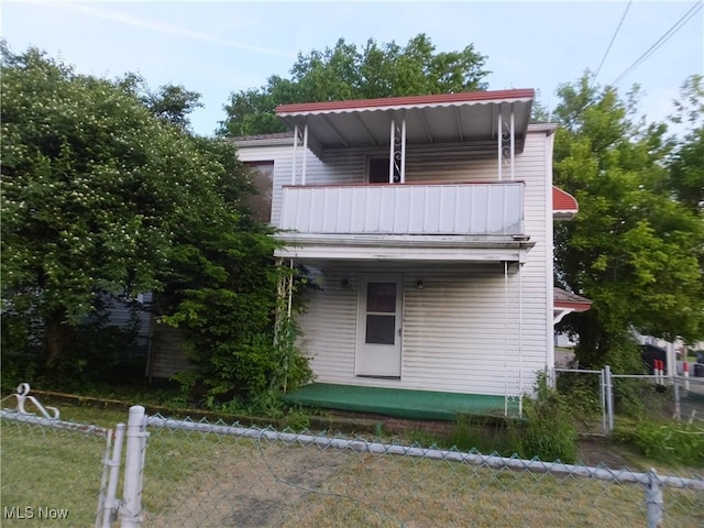 2904 12th St NW, Canton, OH 44708 - view of front of property featuring a balcony and covered porch