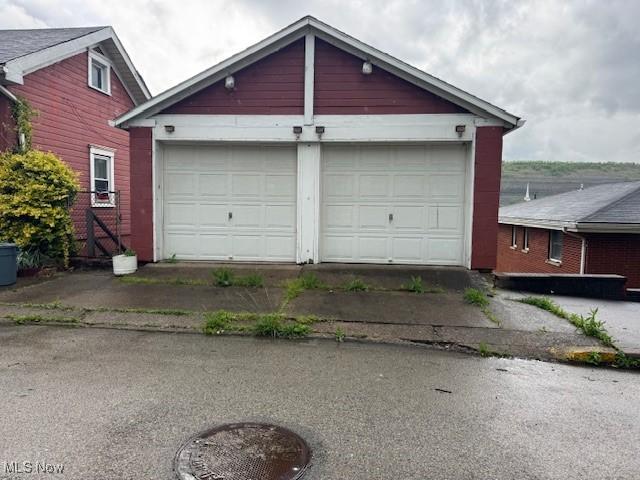 801 High St, Wellsburg, WV 26070 - view of garage