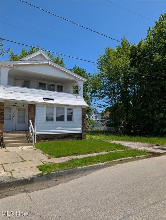 1367 Clearaire Rd, Cleveland, OH 44110 - view of front of property featuring a porch