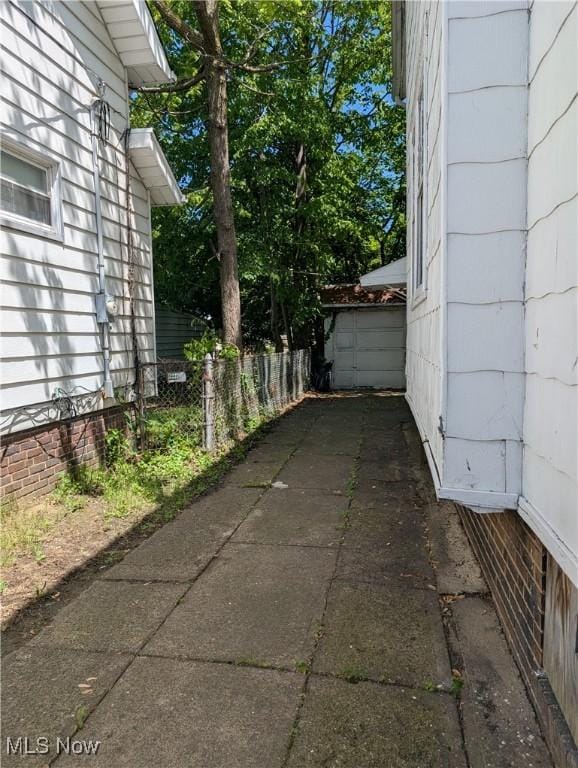 1367 Clearaire Rd, Cleveland, OH 44110 - view of side of property