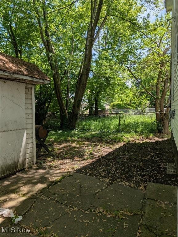1367 Clearaire Rd, Cleveland, OH 44110 - view of yard