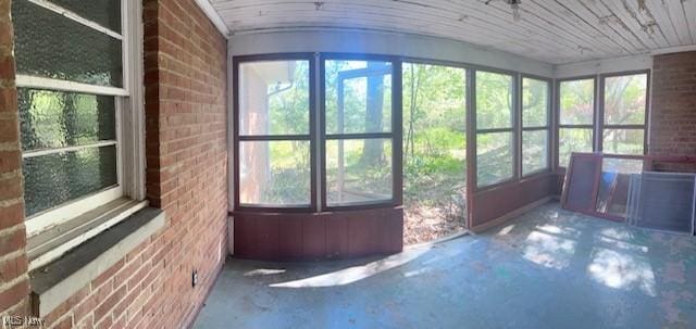 1081 Carver Rd, Cleveland Heights, OH 44112 - view of unfurnished sunroom