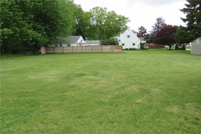 2313 W 13th St, Ashtabula, OH 44004 - view of yard
