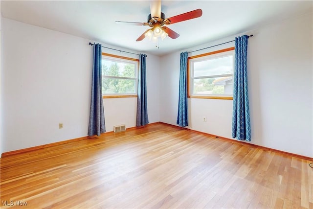 2920 Linda Way, Steubenville, OH 43952 - spare room featuring light wood-type flooring and a ceiling fan