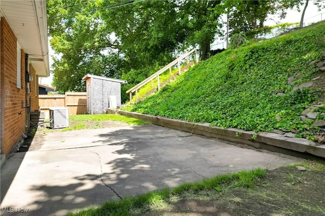 2920 Linda Way, Steubenville, OH 43952 - view of patio / terrace