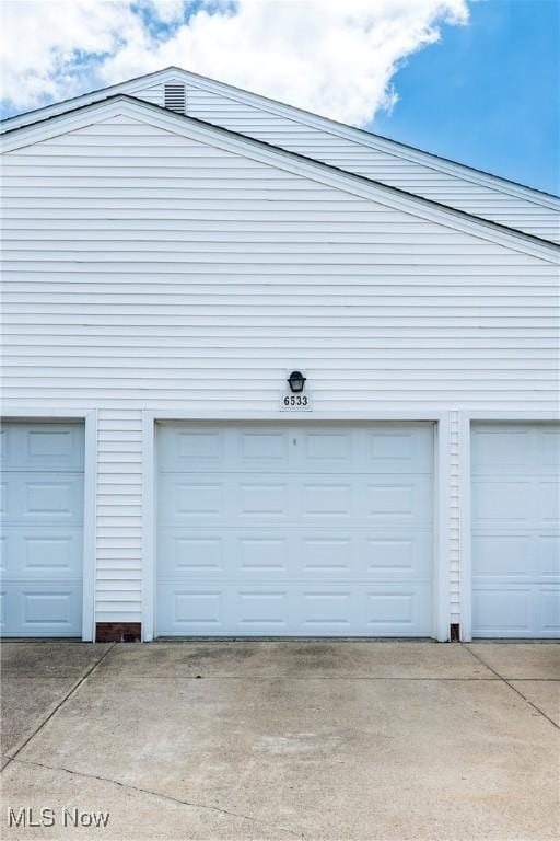 6533 Engle Rd, Brook Park, OH 44142 - view of garage
