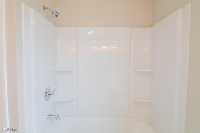 207 W Main St, Saint Clairsville, OH 43950 - full bath featuring washtub / shower combination