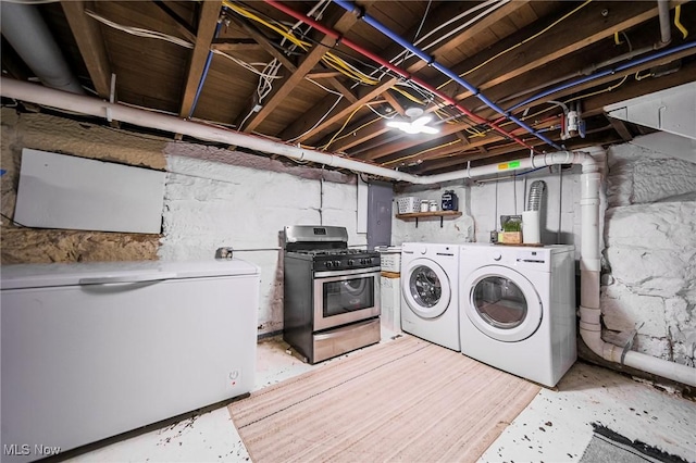 9012 Winesburg Rd, Dundee, OH 44624 - laundry room featuring separate washer and dryer