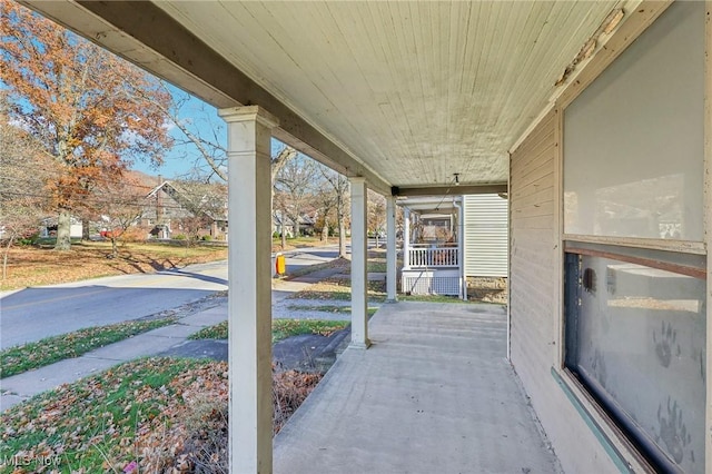 604 E Lincoln Way, Lisbon, OH 44432 - view of porch