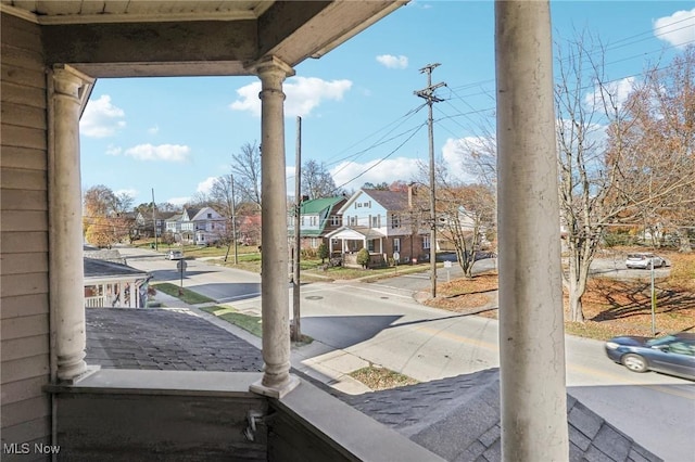 604 E Lincoln Way, Lisbon, OH 44432 - entryway featuring a residential view