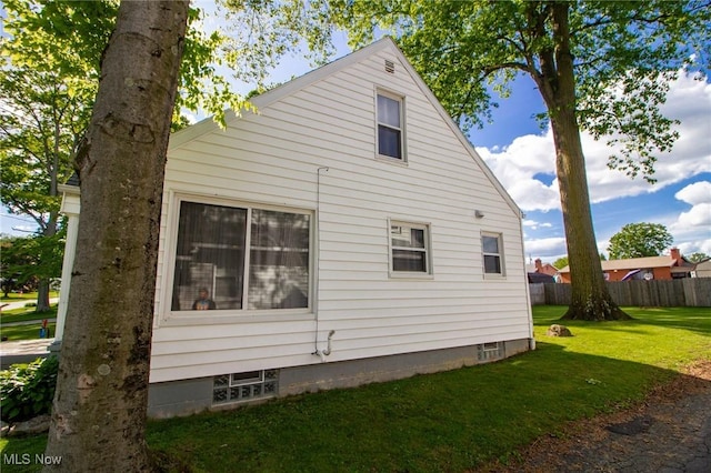 2464 Lyon Blvd, Poland, OH 44514 - view of side of home