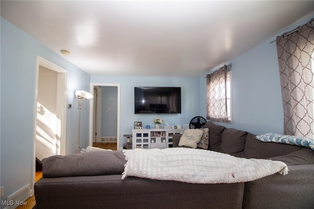 2464 Lyon Blvd, Poland, OH 44514 - living room featuring baseboards