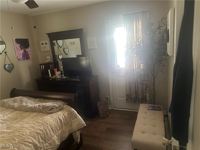 12704 Oak Park Blvd, Garfield Heights, OH 44125 - bedroom featuring wood finished floors