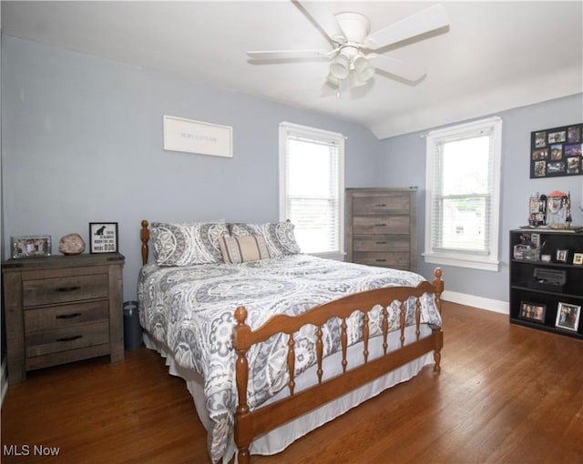6892 Glenwood Ave, Youngstown, OH 44512 - bedroom featuring wood finished floors, baseboards, and ceiling fan