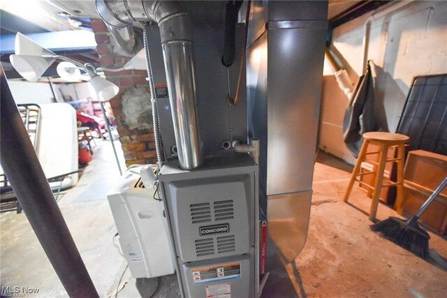 3000AND2996 Kemble Ave, Coventry, OH 44319 - utilities featuring heating unit