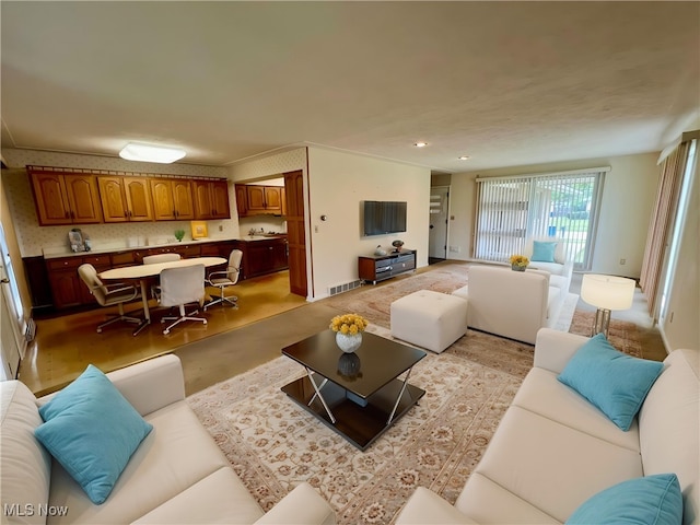 2745 W Skyline Dr, Lorain, OH 44053 - view of living room