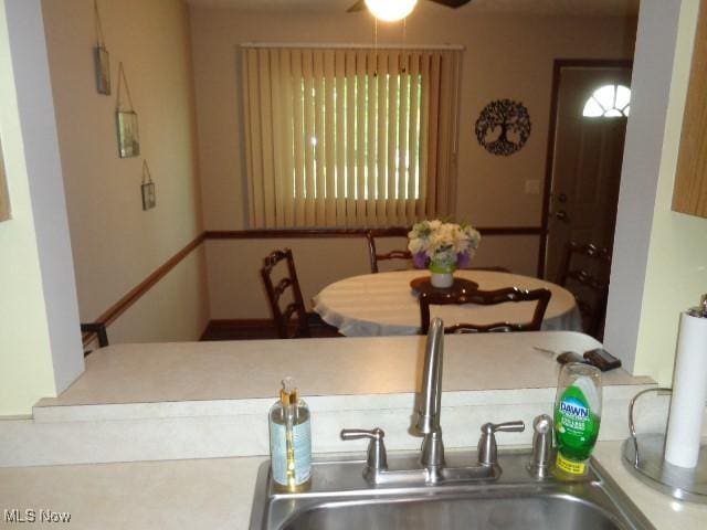 816 Gino Ln Unit 816, Cleveland, OH 44109 - dining room featuring ceiling fan