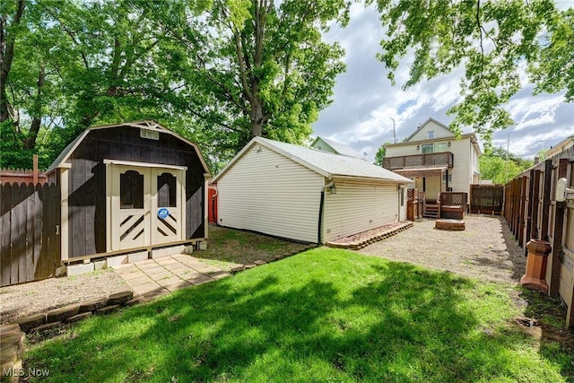 916 Kling St, Akron, OH 44311 - view of yard