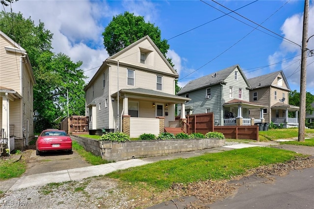 916 Kling St, Akron, OH 44311 - traditional style home with covered porch and driveway