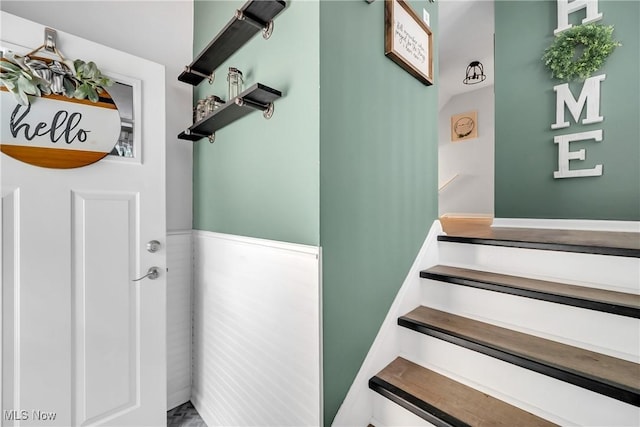 5512 Berkshire Dr, North Olmsted, OH 44070 - view of stairway