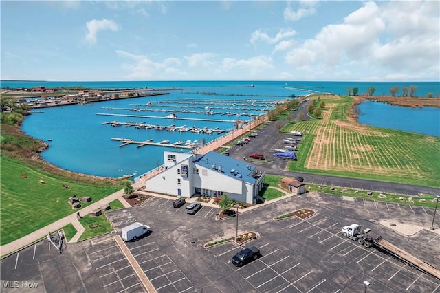 360 Bascule Dr, Lorain, OH 44052 - bird's eye view of a nearby body of water