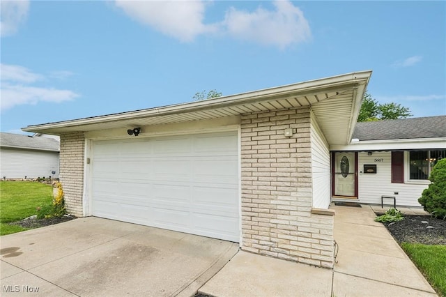 5667 Lori Dr, Bedford Heights, OH 44146 - photo 4