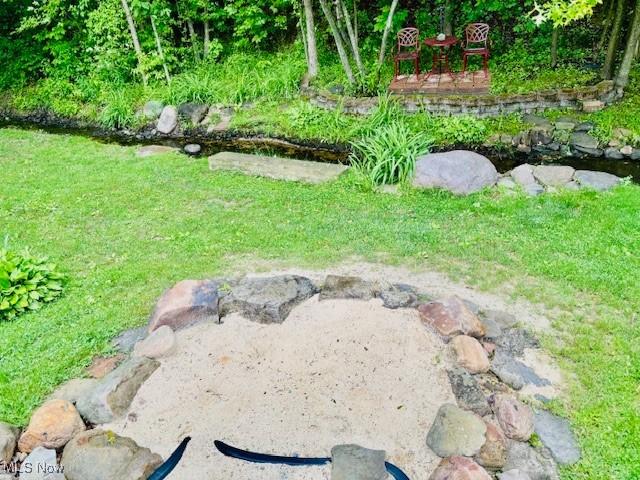 147 Northgate Dr NE, Warren, OH 44484 - view of yard