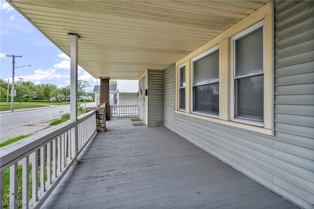 423 E 152nd St, Cleveland, OH 44110 - photo 2
