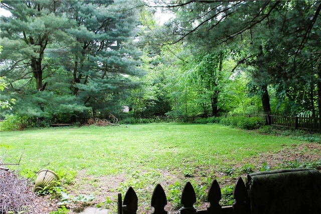 635 N Hametown Rd, Akron, OH 44333 - view of yard with a view of trees