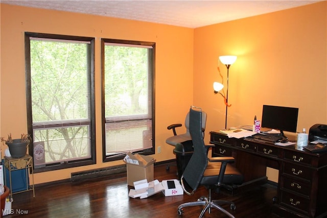 635 N Hametown Rd, Akron, OH 44333 - office space with wood finished floors and baseboards