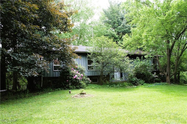 635 N Hametown Rd, Akron, OH 44333 - view of green lawn