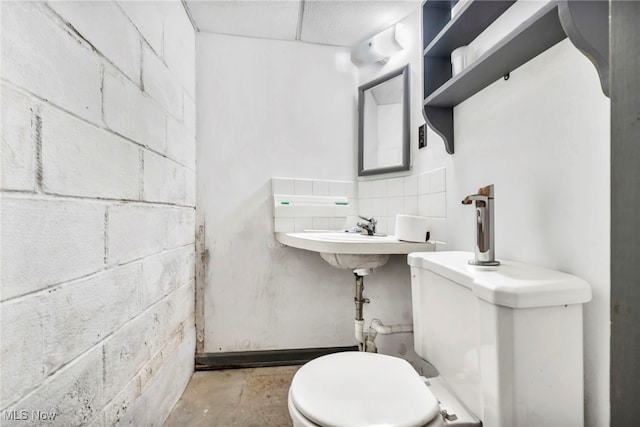 313 E 244th St, Euclid, OH 44123 - bathroom featuring toilet