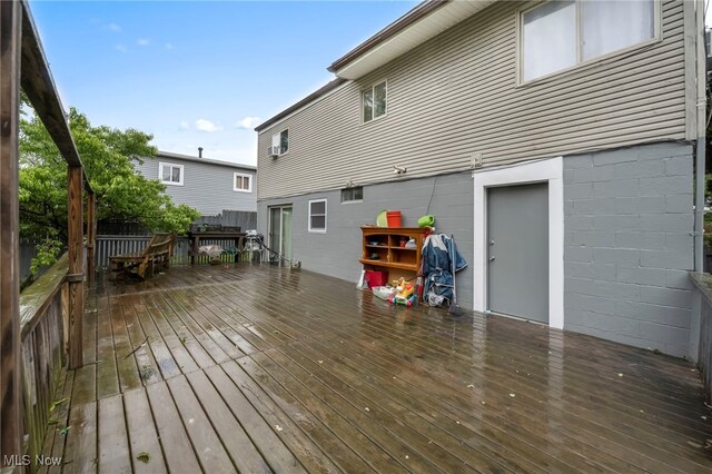 1654 Vicgross Ave, Akron, OH 44310 - view of deck