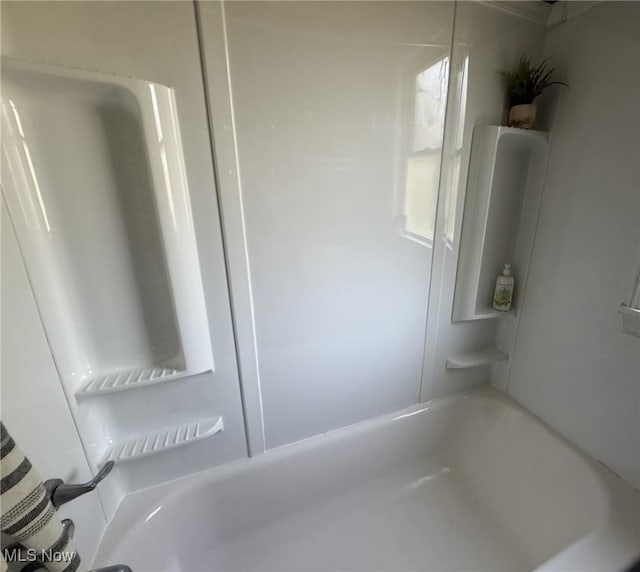 1089 Homestead Rd, South Euclid, OH 44121 - bathroom featuring shower / tub combination