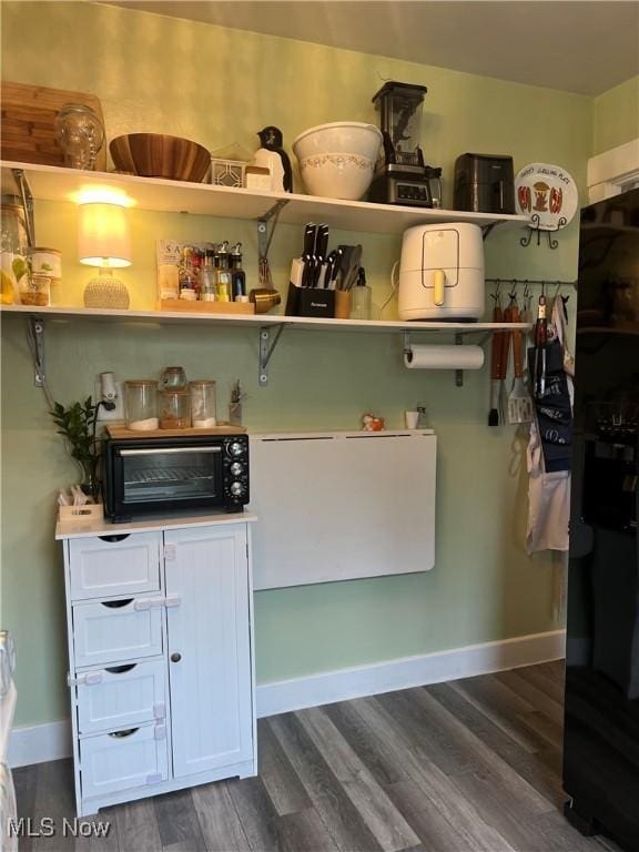 724 8th St, Struthers, OH 44471 - view of pantry