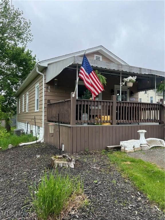 724 8th St, Struthers, OH 44471 - view of front of property featuring central AC unit