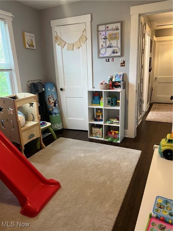 724 8th St, Struthers, OH 44471 - recreation room with dark wood finished floors