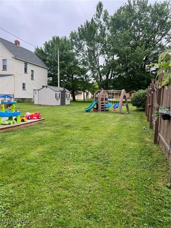 724 8th St, Struthers, OH 44471 - view of yard featuring a playground