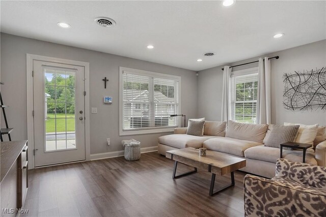 603 S Raccoon Rd Unit 13, Austintown, OH 44515 - living area with dark wood-type flooring, recessed lighting, and baseboards