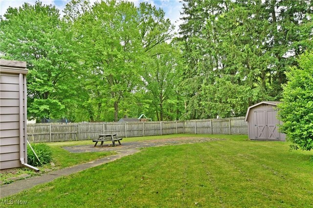 172 Camrose Dr, Niles, OH 44446 - view of yard