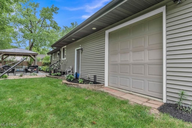 6254 Mackenzie Rd, North Olmsted, OH 44070 - view of garage